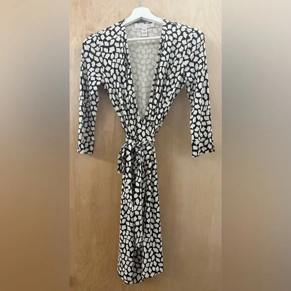 Diane Von Furstenberg Black and White Julian Silk Jersey Wrap Dress Women Diane Von Furstenberg Black and White Julian Silk Jersey Wrap Dress Women